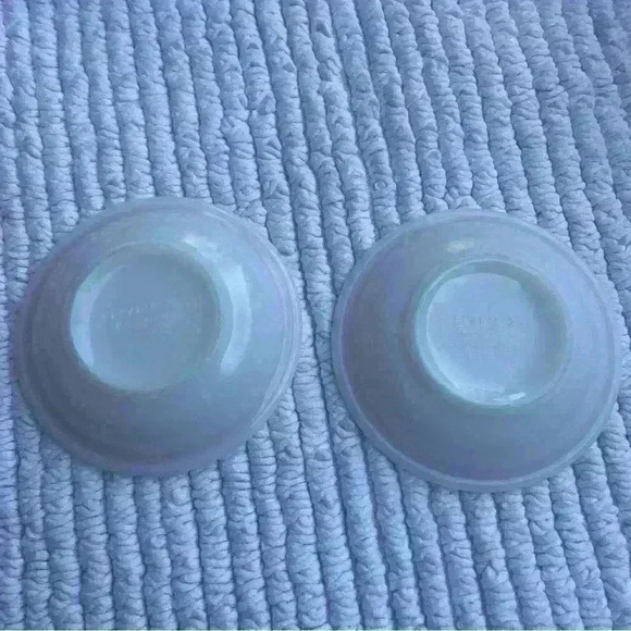 2 VINTAGE PYREX Opal white; 5-oz 706 Red-Design Tableware fruit/dessert bowls - Picture 6 of 6